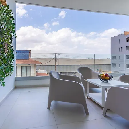 Bonne Heure 1-br In * Larnaca