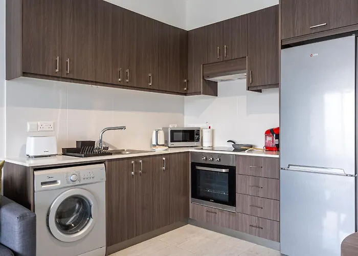 Bonne Heure 1-br In アパート